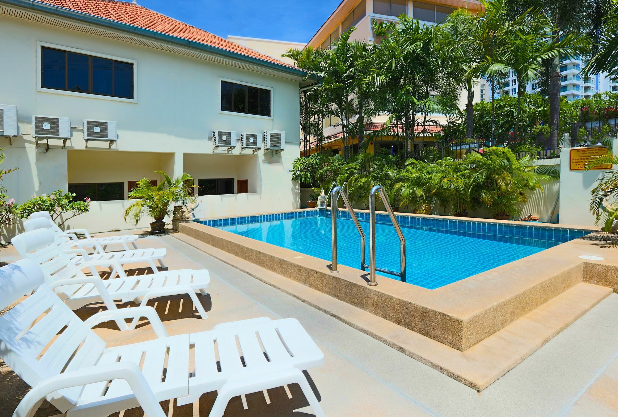 Ashford Villas Cosy Beach Pattaya Extérieur photo